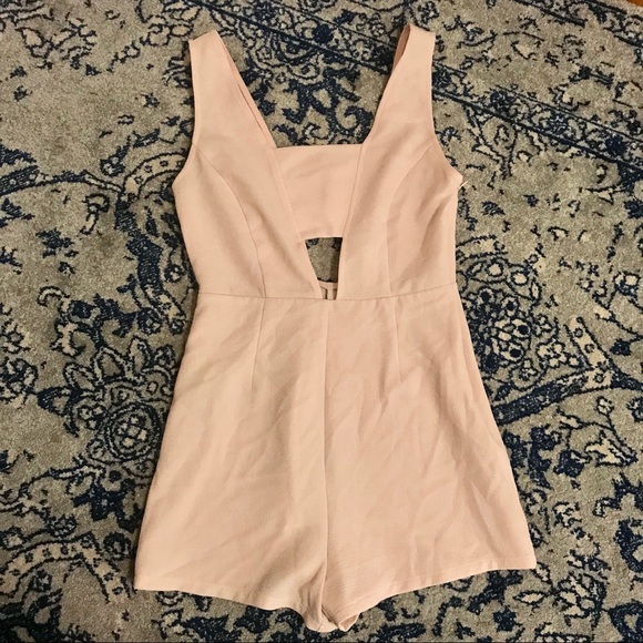 Forever 21 Other - Light pink keyhole romper